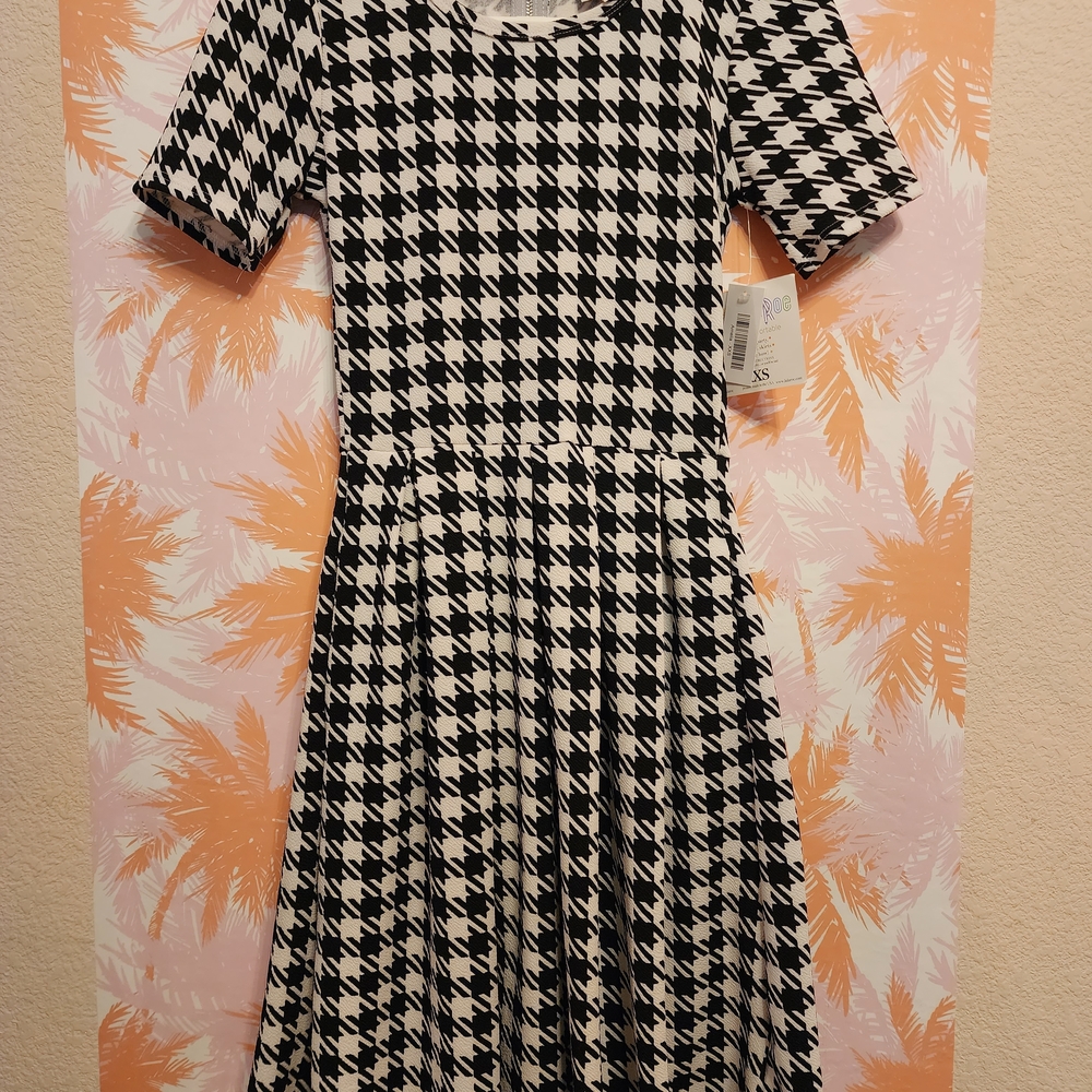 LuLaRoe Nicole Houndstooth Dress XXS NWT